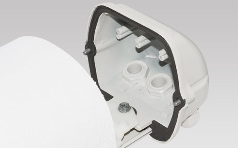 E110 ネットワークカメラ用屋外遮熱塗装ハウジングケース 開閉部(カメラ設置時)