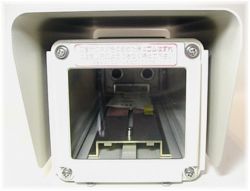 KS-1001 高防水性・堅牢型スライドオープンタイプカメラハウジング 前面