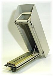 KS-3001 高防水性・堅牢型チルトアップタイプカメラハウジング チルトアップ機構を採用